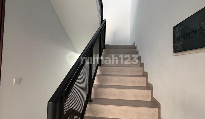 For sale: the most beautiful and luxurious modern house in Sutera Flamboyan, Alam Sutera. 2