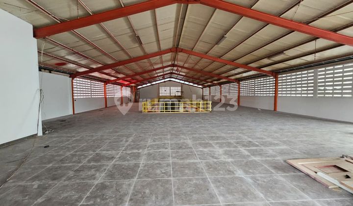 Rarely available for rent: Standalone building or warehouse in Cibodas, Cimone, Tangerang. Rarely available for rent: Standalone building or warehouse in Cibodas, Cimone, Tangerang.