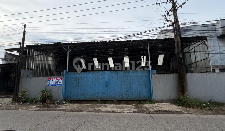 For Rent 3 Adjacent Shophouses/ Buildings on the Side of Legok Main Road, Tangerang Regency