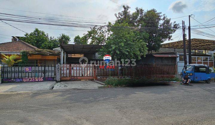 Di Jual Murah Tanah Bonus Rumah di Lokasi Ramai Strategis di Tomang Barat  1