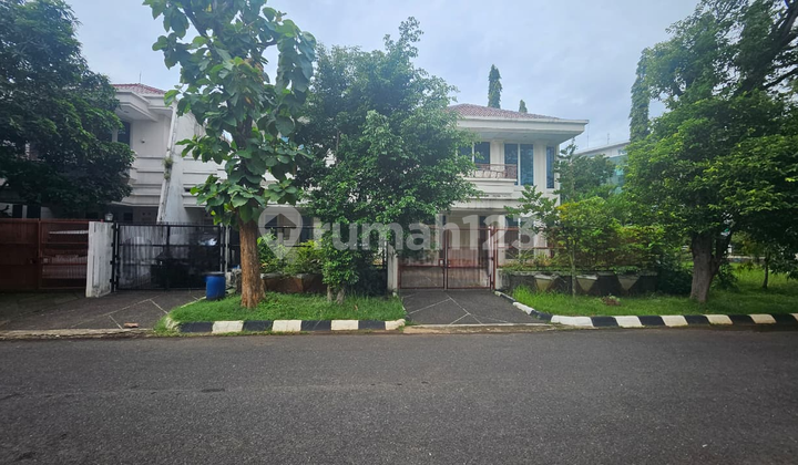 For Quick Sale: Comfortable Residential House in a Strategic Location at Modernland, Tangerang 2