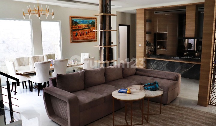 Dijual cepat Rumah keren full furnish di Aquamarine, Pondok hijau golf gading serpong 2