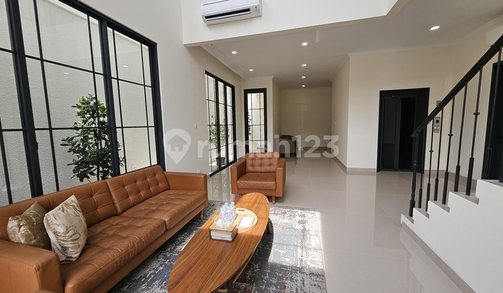 Luxury Modern House with Private Elevator & Smart Home in the Heart of Gading Serpong 2