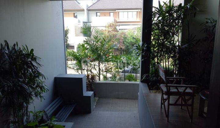 RUMAH MEWAH 2lt di  DE PARK, BSD 2