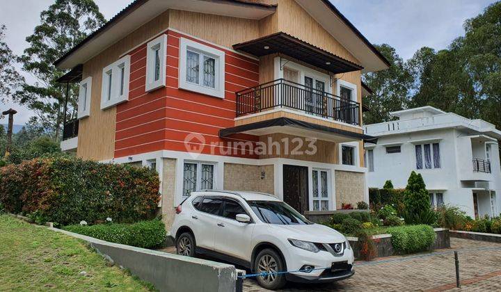 Dijual Cepat Villa Istana Bunga Lembang 1