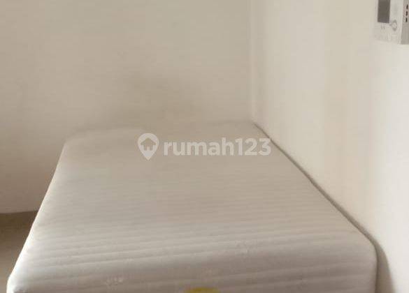 kamar tidur apartemen skyline full furnished dan