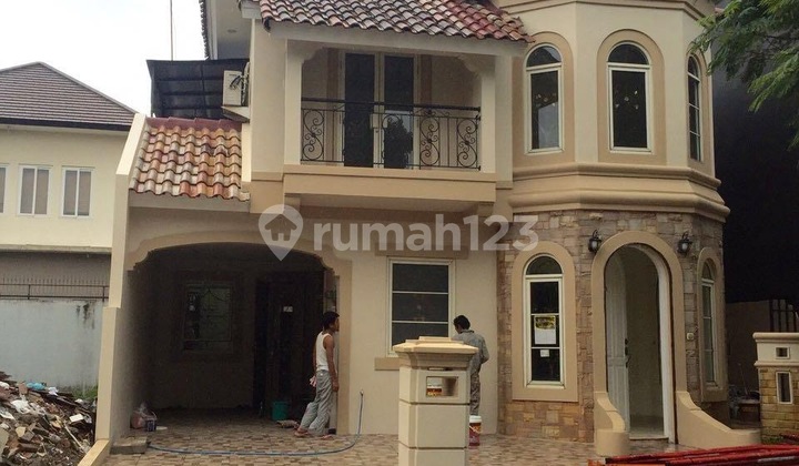 Rumah Murah 2 Lantai di Beveryl Golf Lippo Karawaci