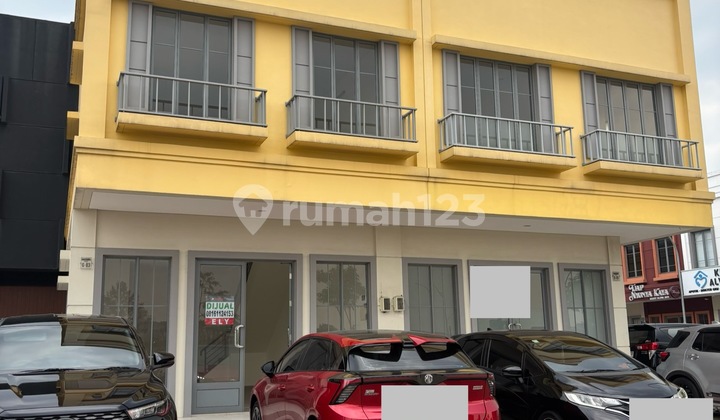 Maggiore Grande 2-Storey Shop House Facing the Lake Maggiore Grande 2-Storey Shop House Facing the Lake