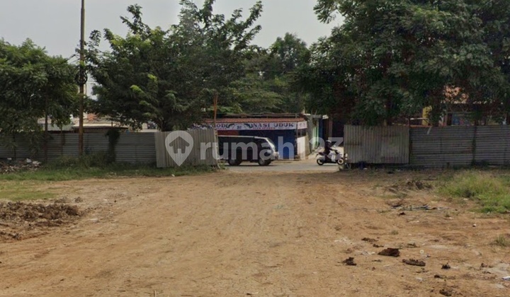 Strategic land for rent at Kemis Market Tangerang.