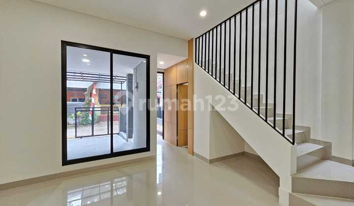 Selling at a Loss House in Medang Lestari Gading Serpong Tangerang