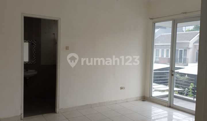 Sewa rumah rapi di cluster Castilla bsd 2