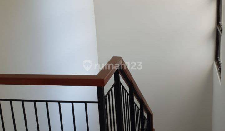 Sewa rumah hook bagus di Vanya park bsd 1
