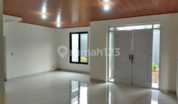 Beautiful House Ready to Occupied, Negotiable Price in Cibubur Golf Hill 2