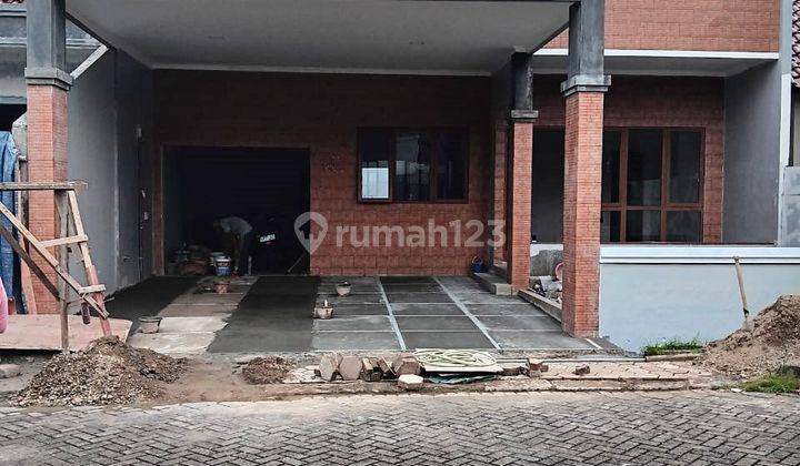 Rumah Siap Huni Luas Dan Strategis di Raffles Hills Cibubur 1