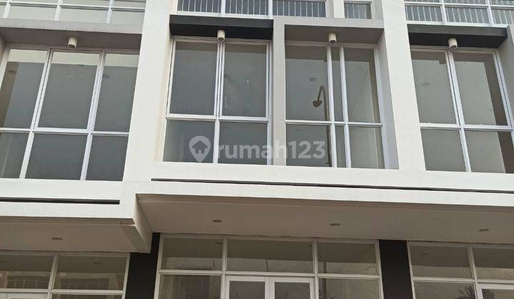 Ruko 3 Lantai Siap Pakai di Lokasi Strategis Citragran CBD 1