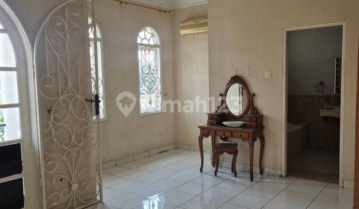 Disewakan Rumah Nyaman Terawat di Legenda Wisata Cibubur 2