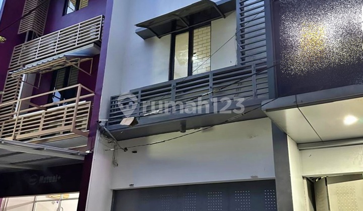 Ruko 3 Lantai Sudah Renovasi di Lengkong, Kota Bandung