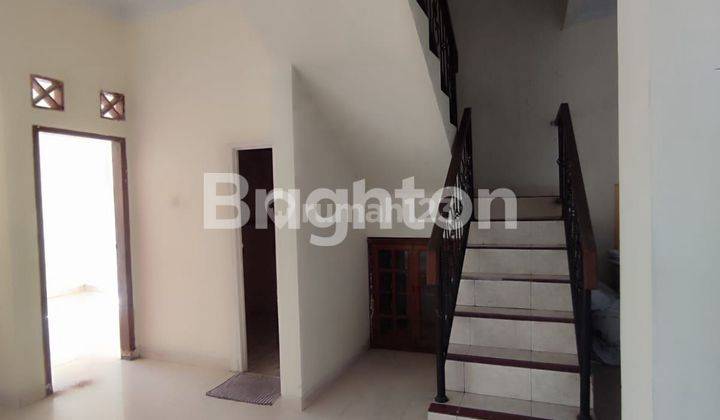 RUMAH CANTIK DUA LANTAI  2
