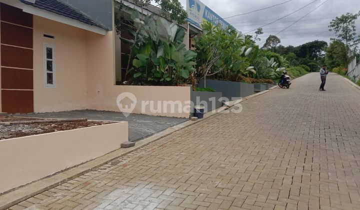 Comfortable Strategic Residence Near Pt.nina in Parung Kuda Sukabumi