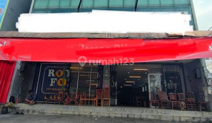 Ruko Di Pinggir Jalan Raya Besar