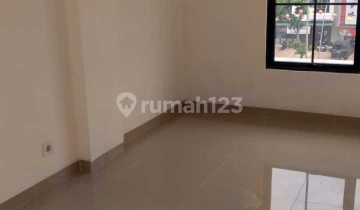 For Rent: Shop House on the Side of Madison Grande Main Road, Hook Position