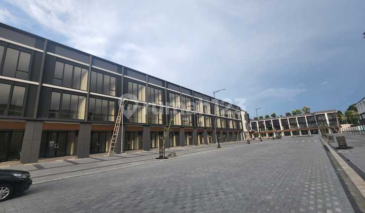 For Sale/For Rent 3-Story Hampton Avenue Shop House For Sale/For Rent 3-Story Hampton Avenue Shop House