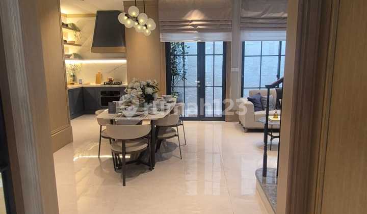 For Sale: American Classic Style Luxury Residence in Cluster Louise 2