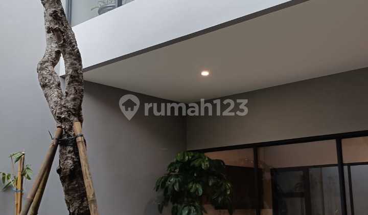 For Sale: Independent House Building in The Green Cluster Banyan, BSD