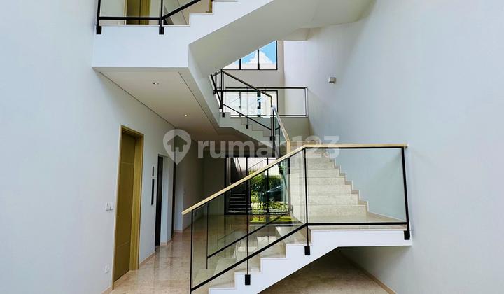 Disewakan Rumah Mewah Di Layton, Navapark Bsd 2
