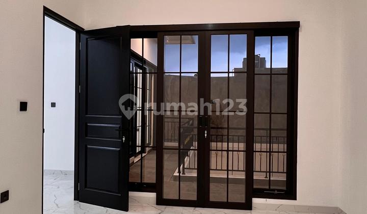 Dijual Modern House Open Space Design di BSD Nusa Loka 2