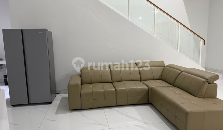 FOR RENT Pasadena House, Gading Serpong FOR RENT Pasadena House, Gading Serpong