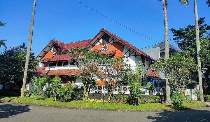 Rumah Mewah Kolam Renang di Pondok Indah, Jakarta Selatan 1