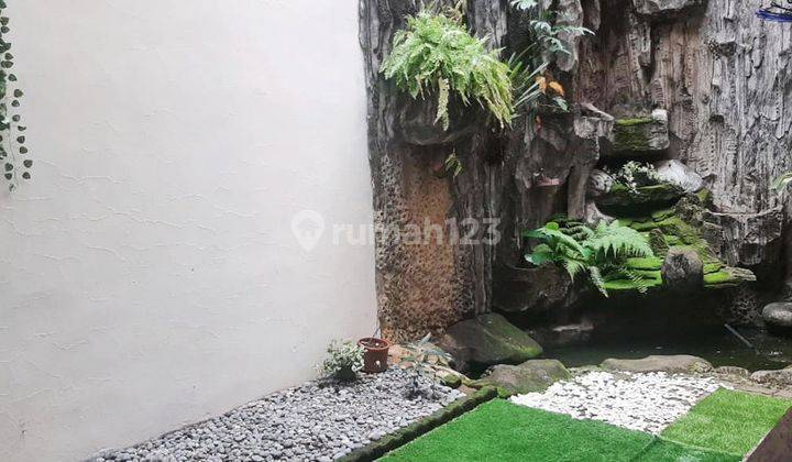 Rumah 2 Lantai Bagus Semi Furnished di Camar, Tangerang Selatan 2