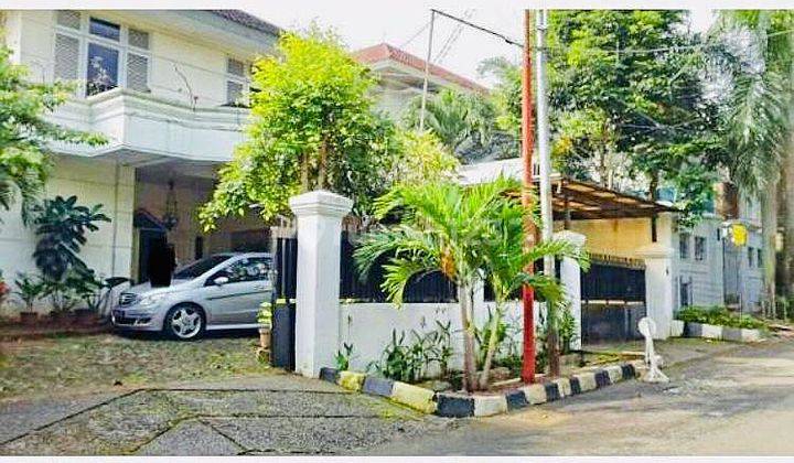 Rumah 2 Lantai Bagus Furnished di Jl. Bojonegoro, Jakarta Pusat 1