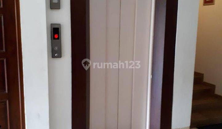 Rumah 3 Lantai Lift Furnished di Jl. H. Ismail, Jakarta Selatan 2