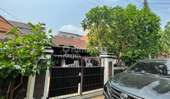 Rumah Bagus Semi Furnished Siap Huni di Perum Pln, Jakarta Timur