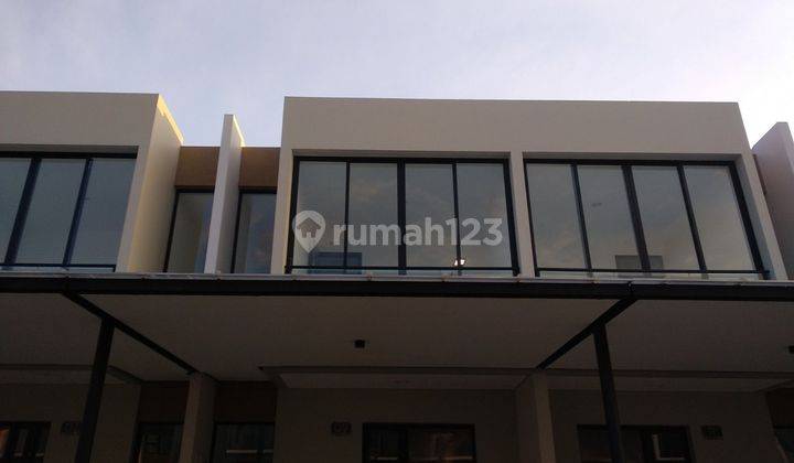 Rumah Millenial Pik 2 Ukuran 4.5x10 Semi Furnish 1