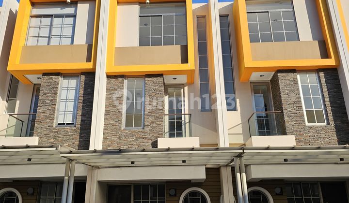 For Rent Cheap House PIK 2 Size 4.5X10 3 Floors Ready to Occupy