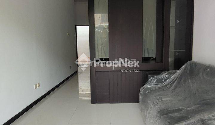 Disewakan Rumah Lebak Indah Regency, 2 Lantai 2
