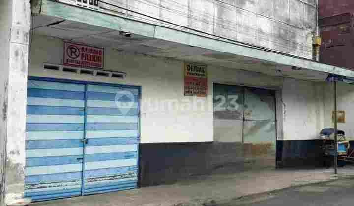 RINGINANOM KEDIRI WAREHOUSE, MIDDLE OF THE CITY