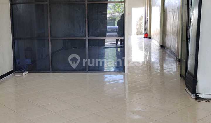 For Rent: Raya Mulyosari 3-Story Shop House For Rent: Raya Mulyosari 3-Story Shop House