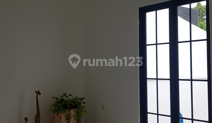 Rumah Bagus Siap Huni 3+1 Kamar Lt112 Griyaloka Rt 2