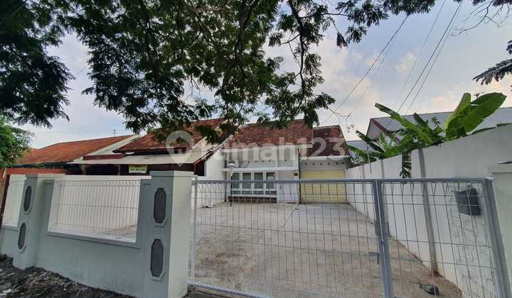 Rumah Di Mentri Supeno Lt320 Cocok Untuk Cafe/ Tempat Usaha