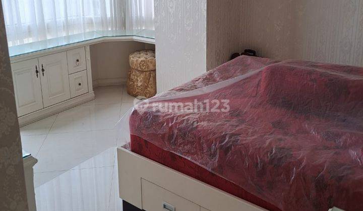 For Rent Apartemen Taman Anggrek 3BR Furnished 2