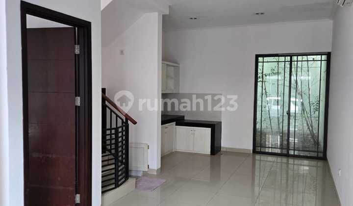 For Sale House in Green Lake City Cluster Asia 6x18