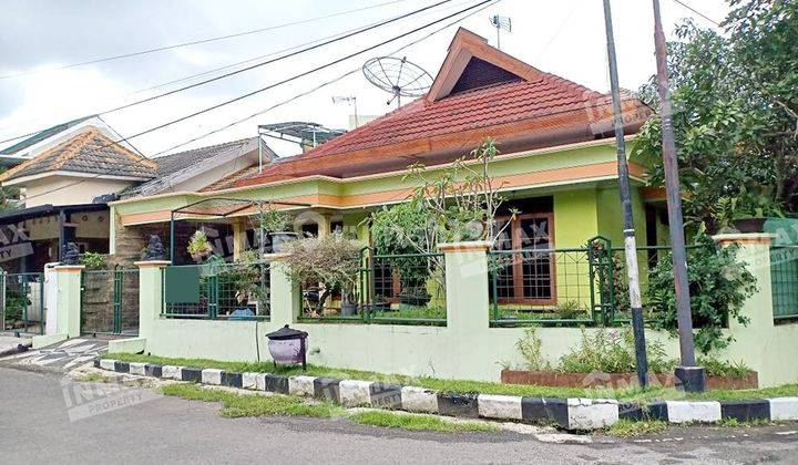 Rumah hook/pojok, bangunan terawat siap huni lokasi sulfat Malang 1