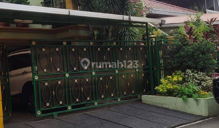 Rumah Pondok Indah 3 lantai SHM,Lokasi Strategis  1