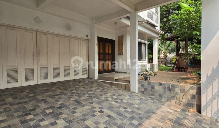 Corner House, Nice and Spacious in Bintaro, South Tangerang