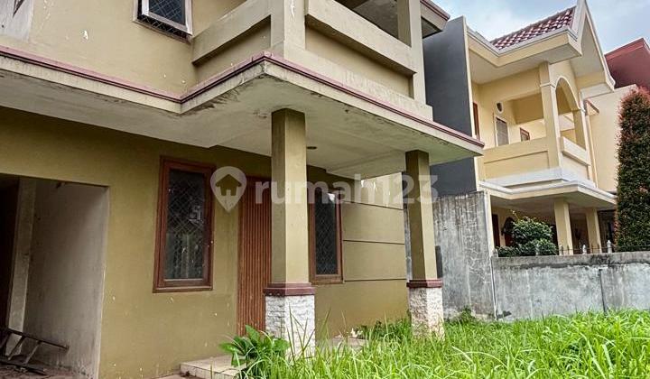 Rumah Hitung Tanah Dalam Cluster Raffles Hills di Cibubur 2