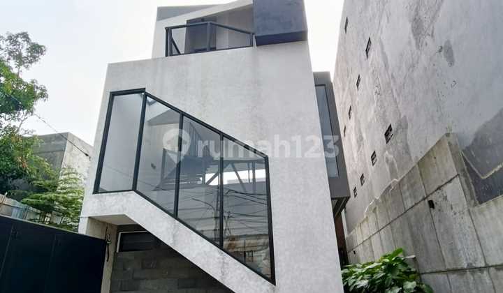 Rumah Industrial Estetik Bangunan Mandiri di Ciputat Rumah Industrial Estetik Bangunan Mandiri di Ciputat